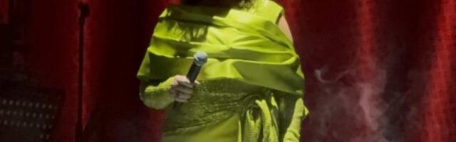 ANA BEKUTA ODMAH PREKINULA KONCERT U ZAGREBU! Pevačica se SLOMILA PRED PUBLIKOM zbog Mrke: "Danas bismo slavili 14 godina ljubavi!" (VIDEO)