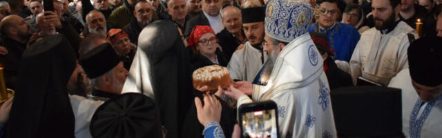 Митрополит Арсеније началствовао светом литургијом на празник Светог Симеона Мироточивог у Студеници