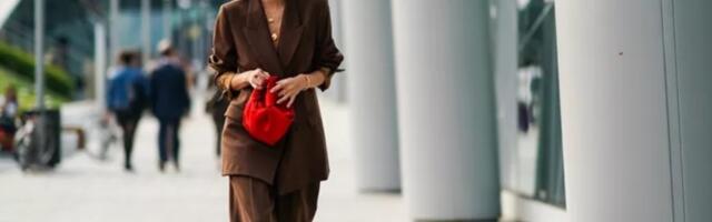 Kako nositi braon pantalone ovog proleća i izgledati ultra šik