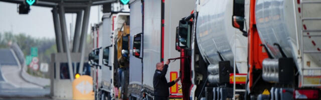 Теретна возила на Батровцима чекају пет сати