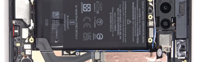 Google Pixel 7a: ovako novi budžetski orijentisan telefon izgleda spolja i iznutra