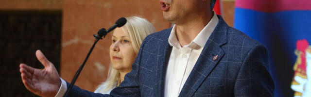 Dveri: Migranti da ne šetaju Srbijom