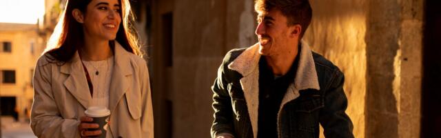 8 zabavnih pitanja koja razbijaju led i otkrivaju ko zaista sedi preko puta vas