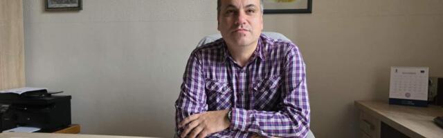 Bojan Aleksić, koji je podržavao proteste učenika, danas preuzeo funkciju direktora leskovačke Gimnazije