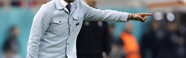 NASTAVLJAJU SE ČUDNE IZJAVE OD RUMUNA Trener FCSB-a: Poštovanje Zvezdi, ali tunel ne igra fudbal