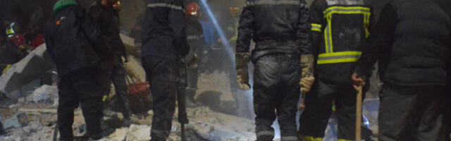 Урушиле се две зграде у Мароку, страхује се да су станари под рушевинама