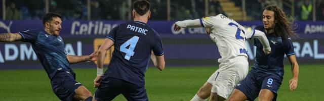 Au, kakva pobeda Lacija: Rimljani dobili dva crvena kartona, ali i uprkos tome porazili Parmu! /VIDEO/