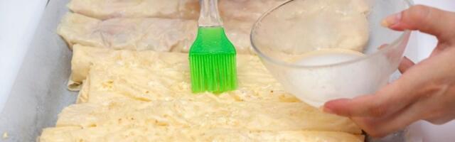 Kupovne kore za pitu bolje nego domaće: Premažite ih ovom smesom i biće kao da ste ih tek razvukli