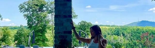 Nema samo Elena Karaman Karić vilu usred šume: Žena bivšeg fudbalera pokazala raskošnu vilu na Avali- od luksuza zastaje dah