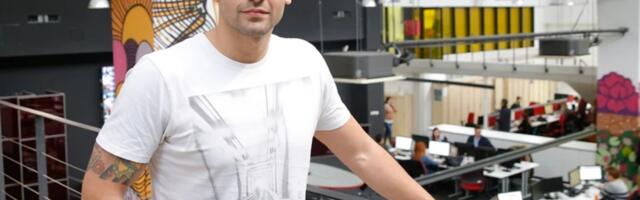 GENETIKA IM JE FENOMENALNA! Nikola Rađen važi za pravog zavodnika, a tek da vidite njegovog MLAĐEG BRATA: Devojke potpuno GUBE GLAVU za njim!