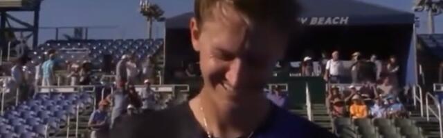 "Imao si se*s sa njim...": Neviđeni lapsus voditeljke koji je nasmejao tribine, odgovor tenisera je urnebesan!