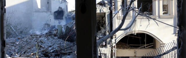 Готово 1.000 људи спасено из рушевина у Техерану