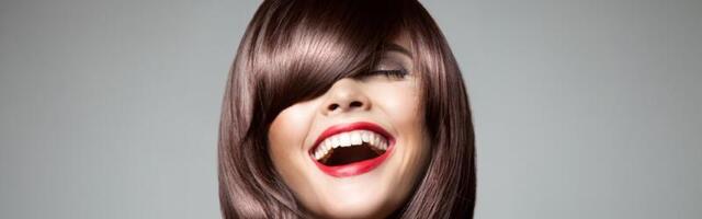 Jednostavni trikovi sa kosom koji će vas podmladiti