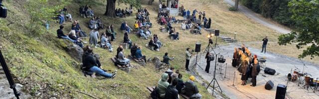 „Kako sam ponovo postao normalan“ na letnjoj pozornici u Tripkovi