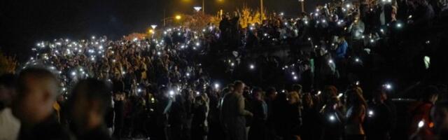 AFP: Više od 100 hiljada ljudi odalo počast žrtvama pada nadstrešnice