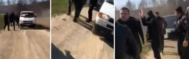 (VIDEO) Šta se ovo dešava u Ukrajini?! Besni Romi palicama jurišaju na vojnike