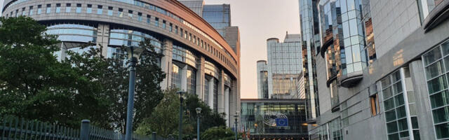 “Da li su oni u Briselu normalni? Da isključimo grejanje, da manje radimo, putujemo i peremo?!