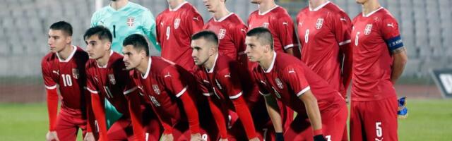 Problem je metastazirao: Srbija nema desnog beka ni u najavi