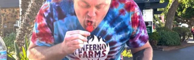 Čovek pojeo tri najljuće papričice na svetu za novi Ginisov rekord