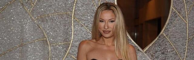 "Stegla me je jako!" Radu Manojlović ujela žena na nastupu, pevačica bila van sebe: "Kao da me je ajkula napala"