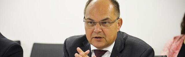 Šmit: Obustavlja se finansiranje Dodikove stranke