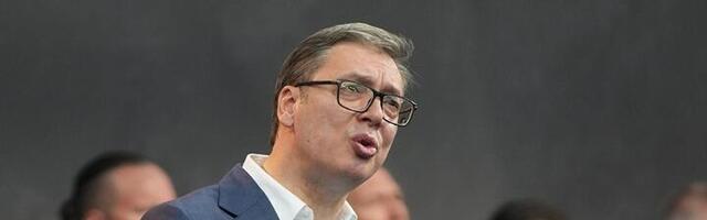 OD ZAPADA ČEKA PRIZNANJE - OD ISTOKA OPROŠTAJ Vučić je problem samo u Srbiji?