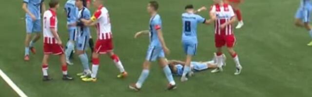 (VIDEO) Opšti haos na meču Zvezde i Teleoptika: Izbila tuča, jedan fudbaler udaran u glavu