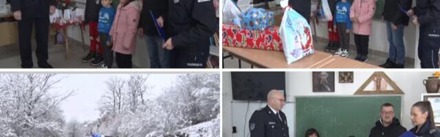 Tri dečja osmeha greju zimu u Tovrljanima: Dačič poslao paketiće: Malih junaci prkose opasnoj planinskoj zimi
