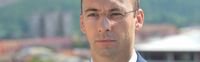 Симић: Битно да српски народ на КиМ на изборима сутра освоји битку и добије 10 мандата