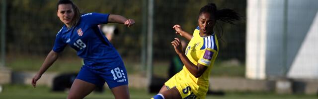 Ženski fudbal je u modi! Srbija dočekala Švedsku u Staroj Pazovi /GALERIJA/