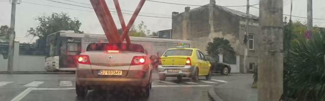 Ko kaže da kabrioleti nisu praktični (VIDEO)