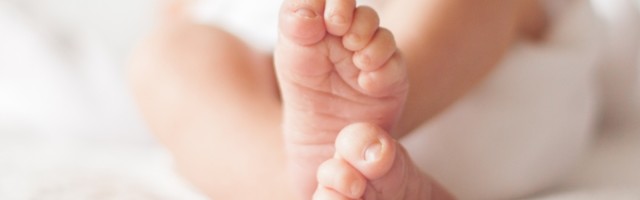 Teška priča iz Čačka: Beba leptir čeka šest meseci u bolnici jer je roditelji ne žele (FOTO)