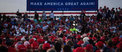 Istraživanje: Trumpovi skupovi doveli do više od 30.000 slučajeva zaraze