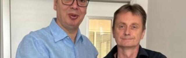 Vučić objavio sliku sa Glišićem: "Naš Darko upravo napušta bolnicu"