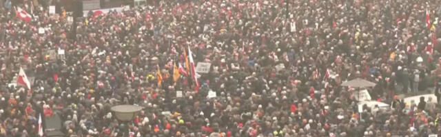 Masovni protest u Kopenhagenu oko sudbine Grenlanda: Narod besan zbog sve izvesnije aneksije (VIDEO)