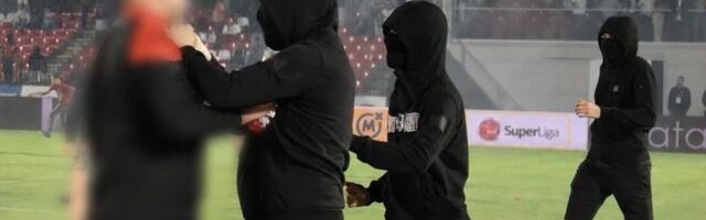 Vrag odneo šalu sa „Đavolima”: Zbog čega su navijači Radničkog 1923 tukli sopstvene igrače iako su izborili opstanak u Super ligi?