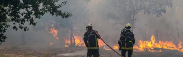 HITNA EVAKUACIJA ZBOG "VATRENE OLUJE"! Požar sve bliži gradu, hitno se oglasio sektor za vanredne situacije!