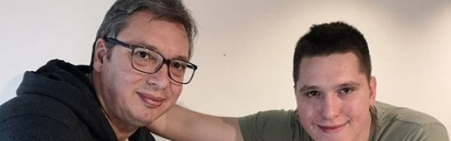 Kad sin funkcionera Narodne stranke divlja vi ćutite, a Danilu psujete majku samo zato što je Vučićev sin! PROSTAČKI KOMENTARI SIMPATIZERA VUKA JEREMIĆA I MARINIKE TEPIĆ! Foto