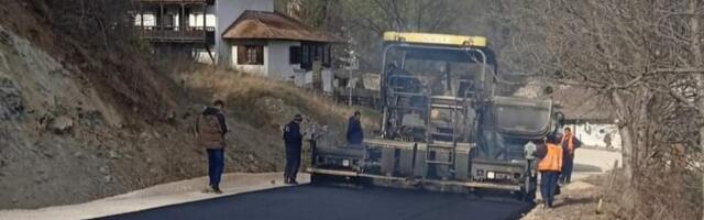 ZAVRŠENO ASFALTIRANjE PRVOG DELA PUTA STUDENICA – RUDNO