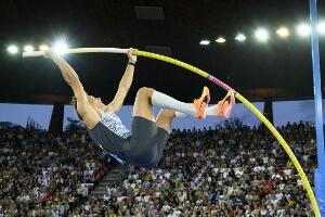 Дуплантис оборио сопствени рекорд у скоку с мотком