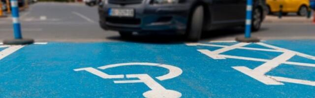 BAHATI VOZAČI UGROŽAVAJU NAJOSJETLJIVIJE! MUP upozorava - Invalidska mesta nisu privilegija, već borba za dostojanstvo! (FOTO)
