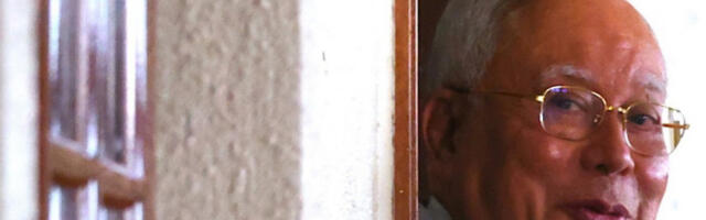 Бивши малезијски премијер проглашен кривим за злоупотребу положаја