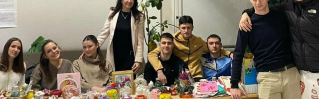 Смедеревски гимназијалци хуманитарци