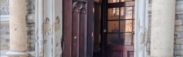 Predstavnici vlasti i opozicije osudili paljenje vrata na katedrali u Novom Sadu