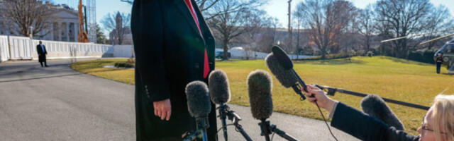 Трамп: Америчка економија цвета, време је за инвестирање