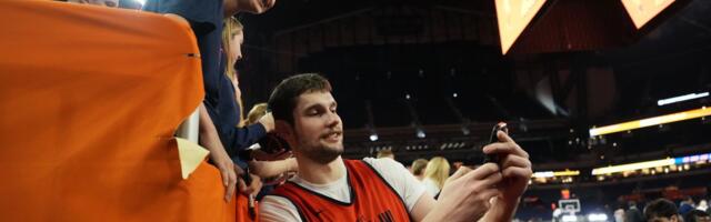 Trening balkanskog Ilinoisa pred NCAA F4 skoro kao derbi u Evroligi: Pogledajte ludnicu navijača