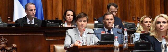 IZJEDNAČAVAMO POLOŽAJ MAJKI PREDUZETNICA SA OSTALIMA! Brnabić u Skupštini obrazložila predloge i izmene zakona
