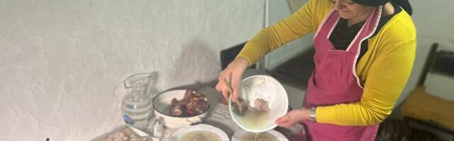 Domaćice u zapadnoj Srbiji pihtije za Bogojavljenje i Svetog Jovana pripremaju na Krstovdan