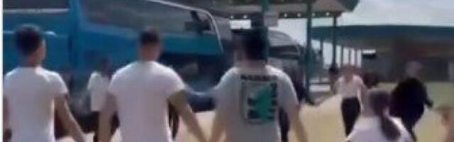 Deca sa Kosmeta napravili opšti haos na granici! Uhvatili se za ruke, pa uradili ovo...