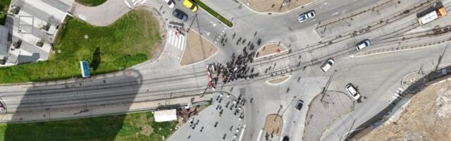 BEOGRAD - BLOKADERI MALTRETIRAJU NAROD (FOTO)